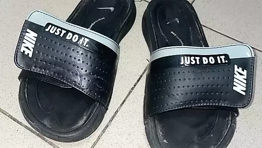 Mengisi slide saya dengan air mani
