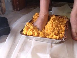 Macaroni and cheese feet