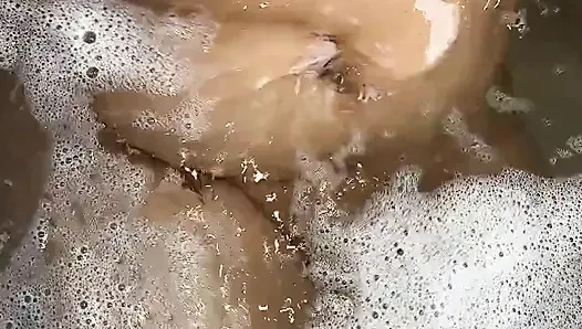 Lalu aku mandi