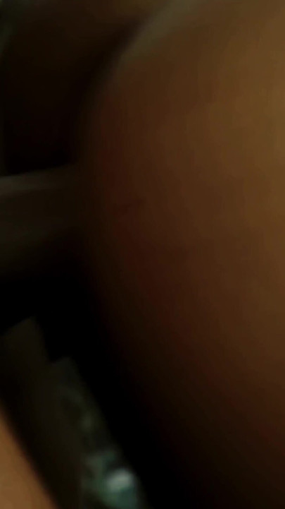 Emma Mae monta a un chico caliente en un jeep