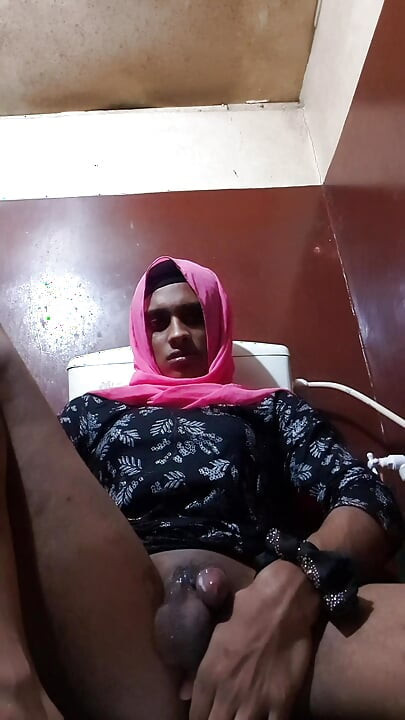 Desi hijabi gay femboy homemade masterbation