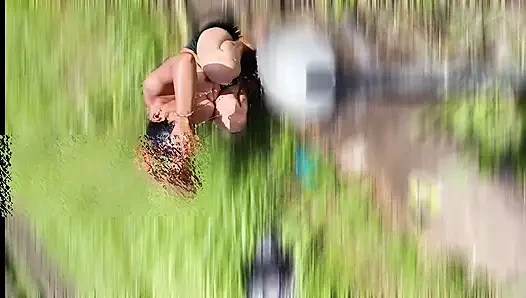 Adik tiri desa india mandi bareng-bareng di lapangan terbuka sambil mandi sambil bugil di hutan, kakak ipar diam-diam