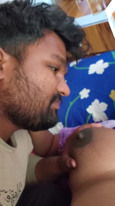 Devar apni gravid bhabhi ka pupper suking kar raha he - desi hot ung bhabhi vakker brystvorte suking. | Klipp 2