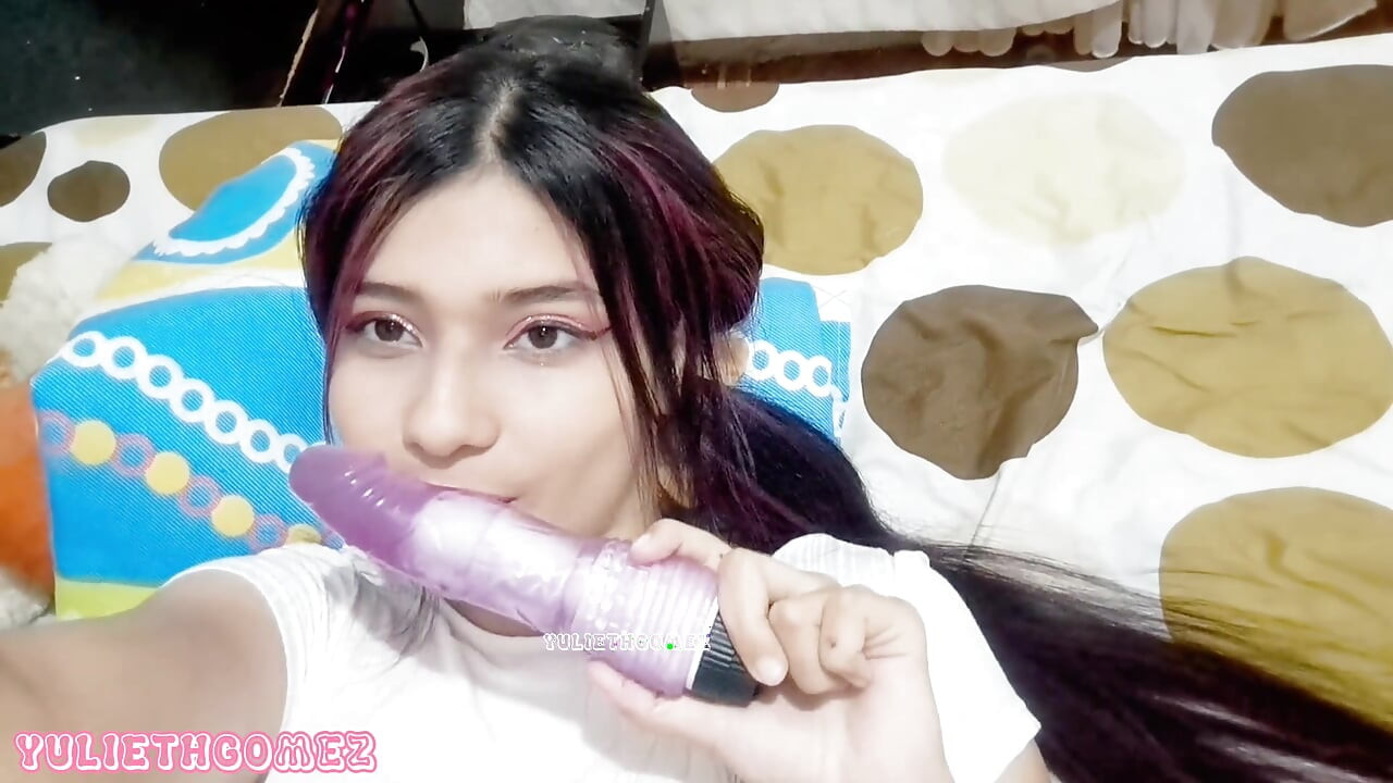 Colombian Masturbates with Her Stepfather in Video Call