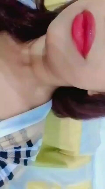 Τι γνώμη έχεις για τα χείλη μου; Σας ταιριάζουν;