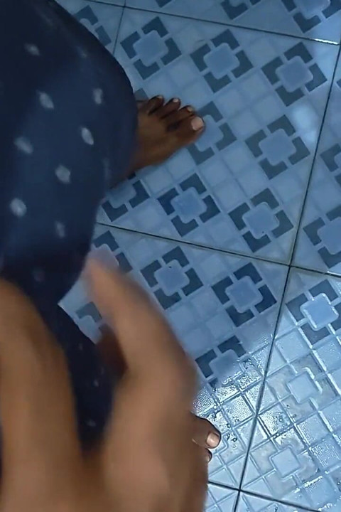 Tamil10inches BBC Splash Piss Session