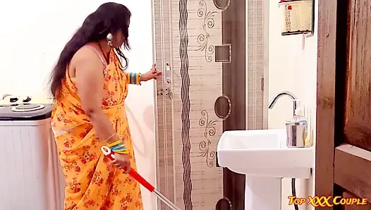 Dewar-bhabhi hot XXX fuck on colorful festival "HOLI"