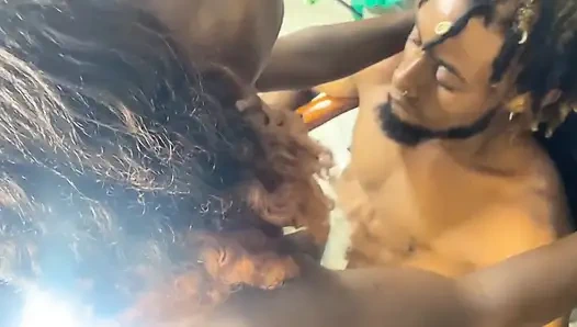 Моя Миниатюрная Подруга С Круглой Мягкой Задницей - Профессиональная Наездница На Члене