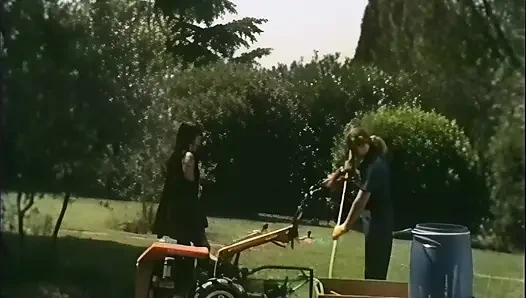 Outdoor Threesome for Vintage Fuckers