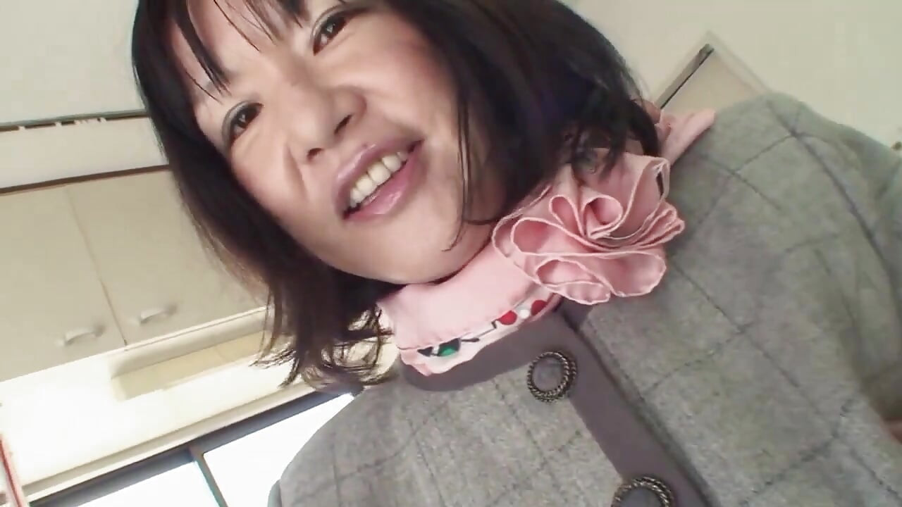 बालों वाली जापानी दादी - (एपिसोड #04)