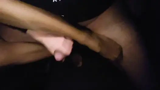 Külotlu çorapla ayakla muamele çektikten sonra arkadaşım götüme boşalıyor