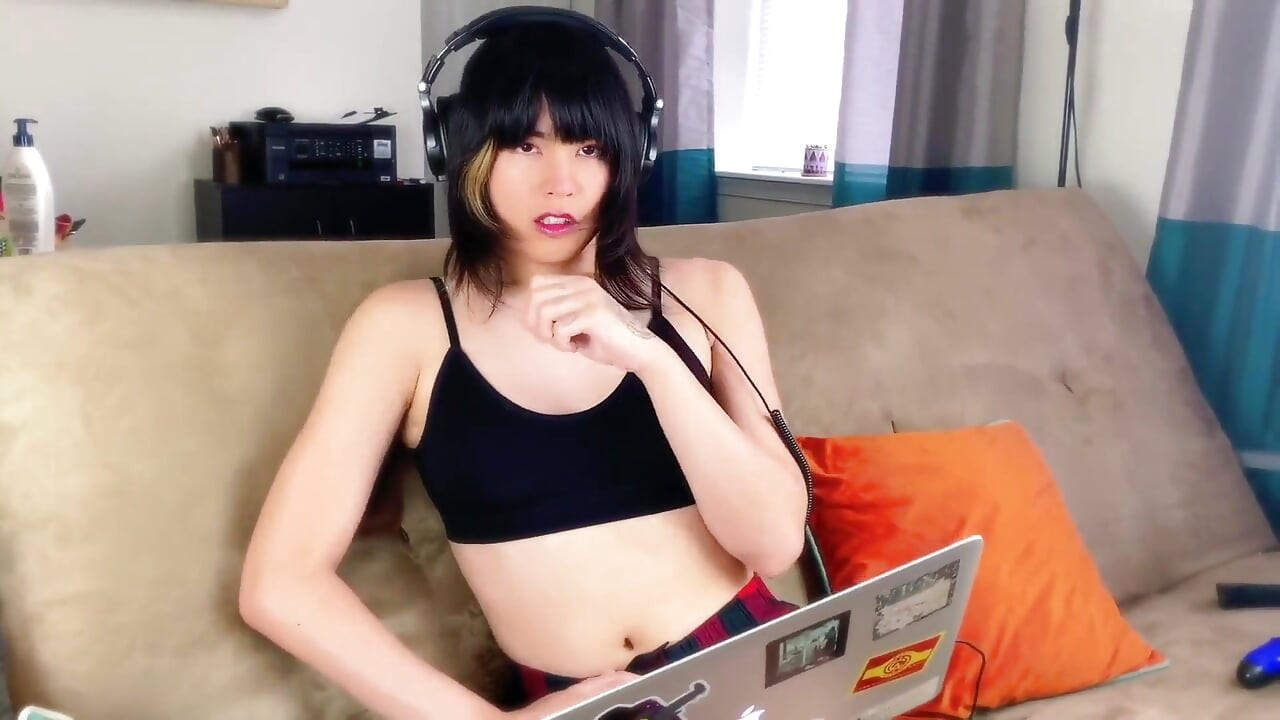 Transsexuală răsfățătoare, colegă de cameră, Findom, dominare feminină
