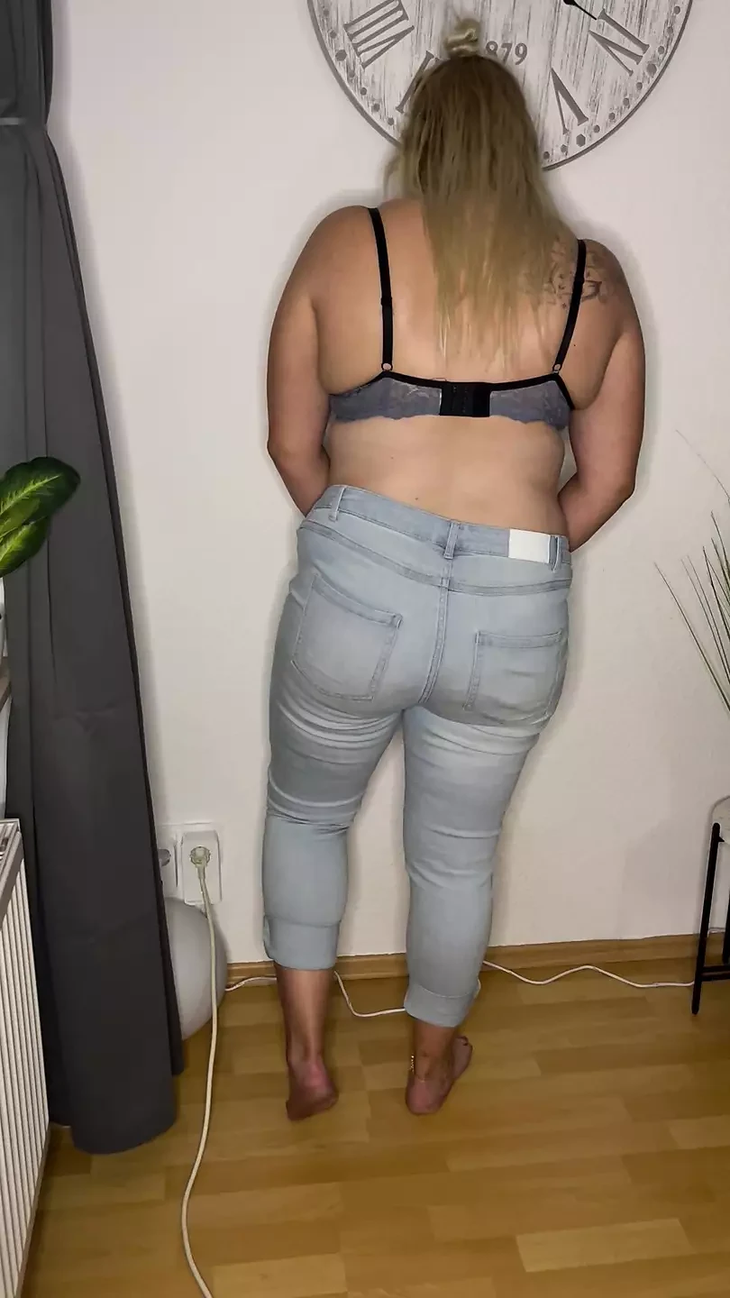 Masturbation while standing, bra & jeans, multiple orgasms, fingering & satisfyer, hot, wet, trembling, moaning, twitching