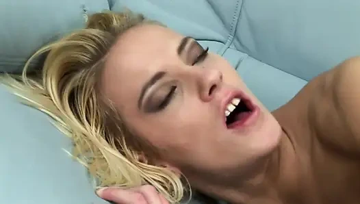Sexy blonde takes a deepthroat