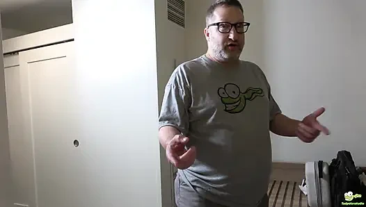 Porno yıldızı Imani Valor iki yarağı dölleme ve yüze boşalma ile paylaşıyor