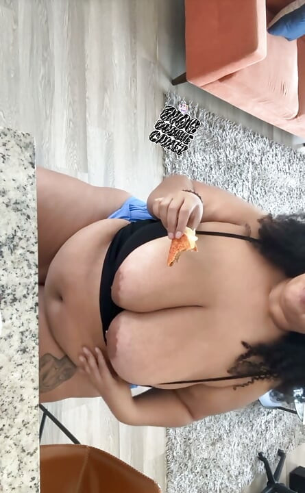 Biggdebbiecakez Mukbang