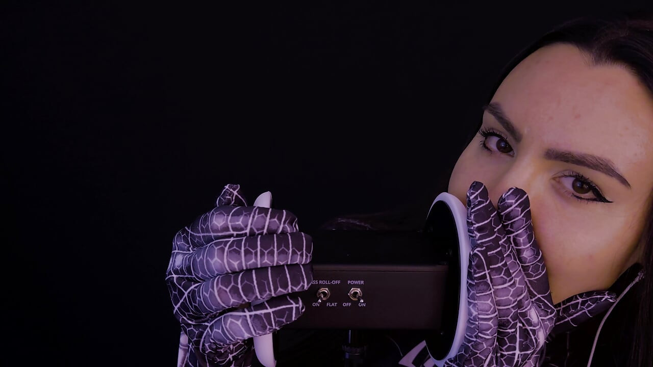 Asmr oreja comiendo lamiendo cosplay de chica araña