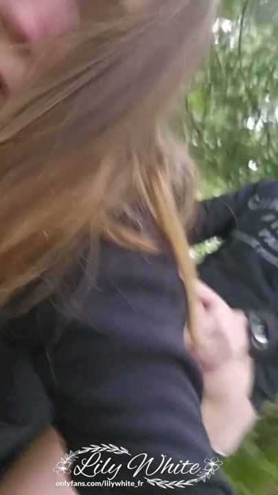 A little walk in the forest to get fucked and take a facial cumshot | Clip 1