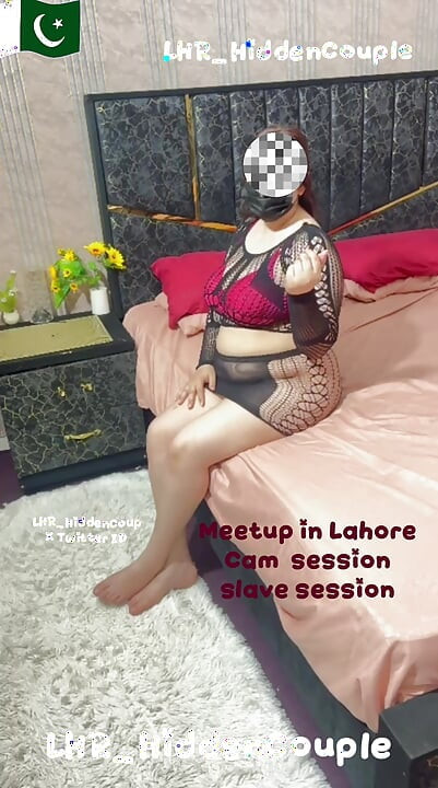 Young Pakistani Cockold couple apni wife ki chudai dekhty hoy boht maza ata