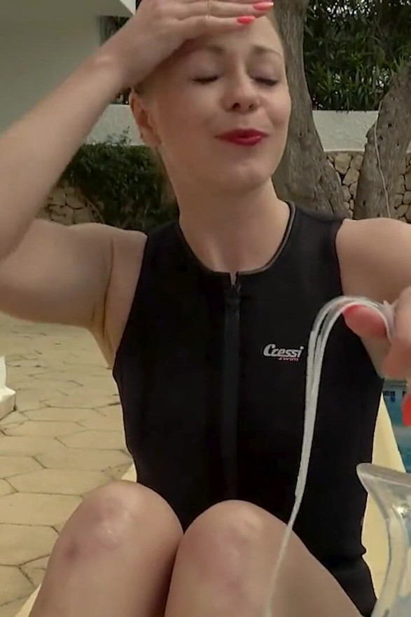 Underwater Wetsuit & Mask Fetish Filling, Bubbles & Breath Control