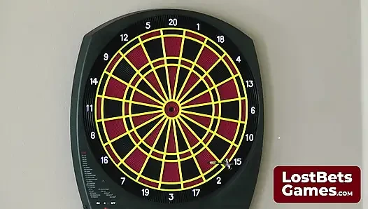 Pengalaman Star dengan strap-on membuat game ini menarik