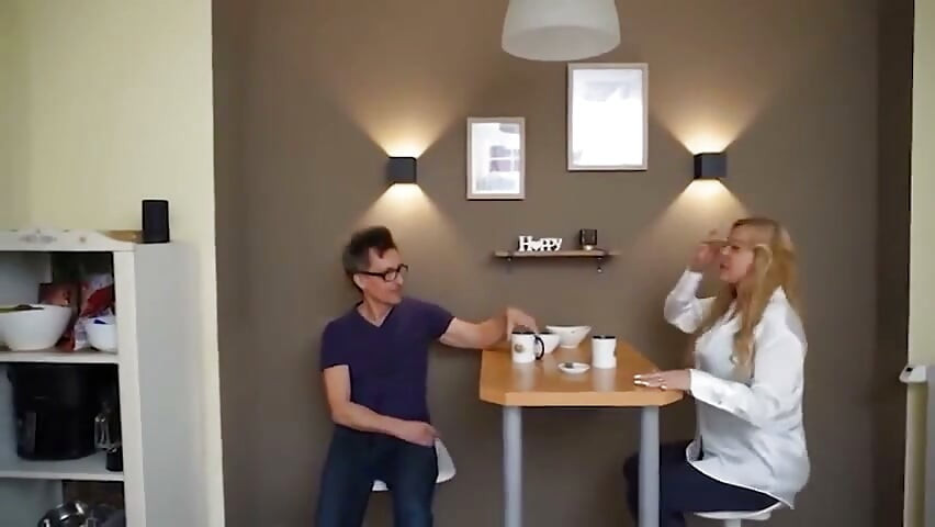 Blonde corpulente avec de gros seins