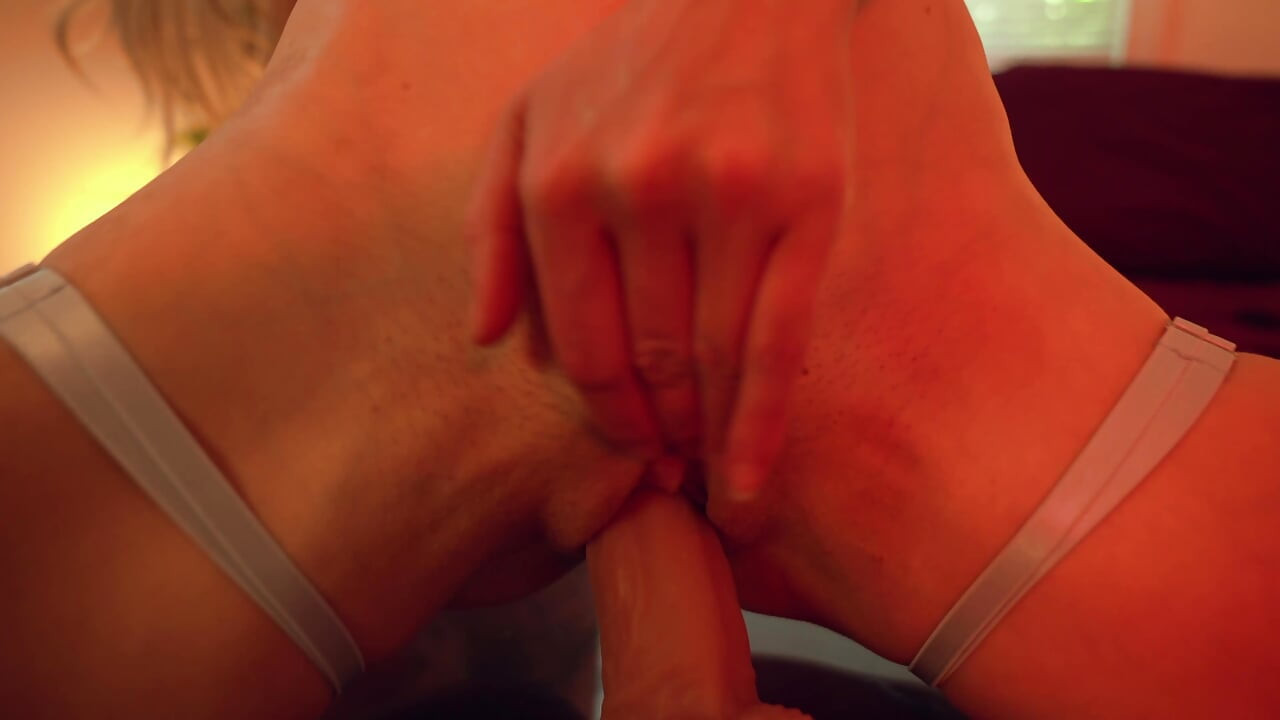 Anna Solo Masturbation in Miami (Part 2)