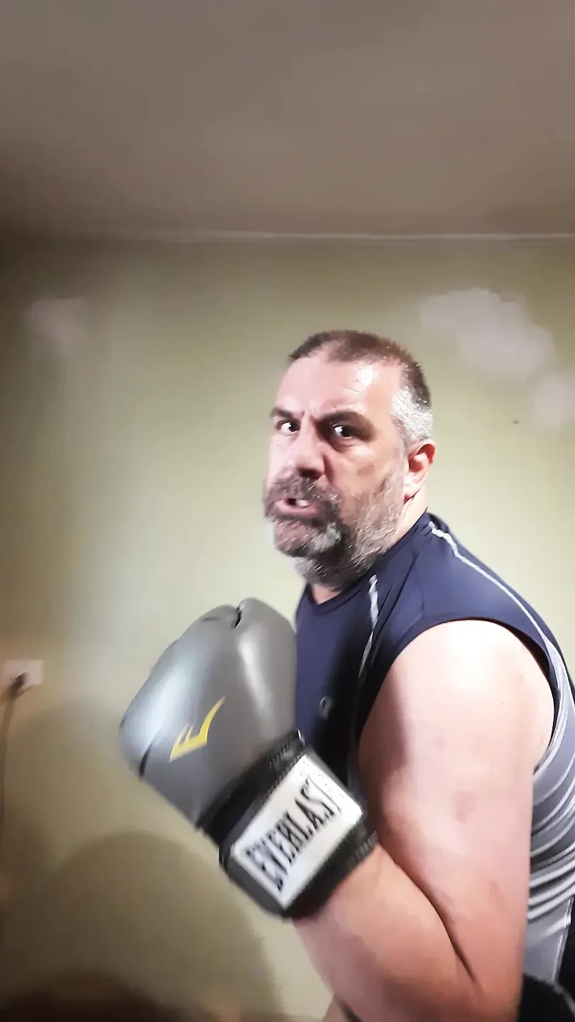 Silver Daddy Boxer Vs. Jobber!