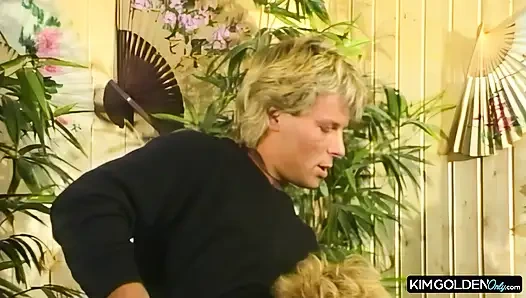 Blonder Hengst voegelt geile Blondine hart