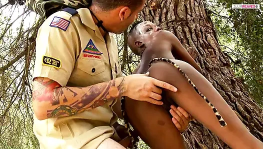 Ormandaki vahşi kadın onunla sikiştiğim zaman yaşamama izin veriyor