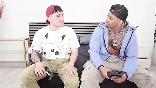 Üvey Kız Kardeşim Benimle Sikişmek İstiyor Ve Siyah Arkadaşım Bir Orospu - Eva Fay