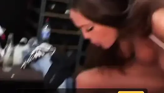 Cowok sange ini suka banget disepong sama cowok pecinta kontol