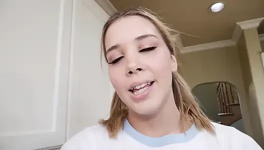 Sophia sterling jilat pantat ayah tirinya sendiri