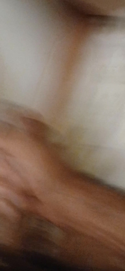 Éjaculation sur la chatte en gros plan