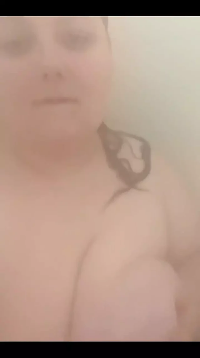 BBW Plays in the Shower