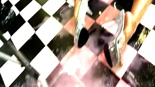 Плохие Мокрые Девушки Становятся Дикими И Промокнуты