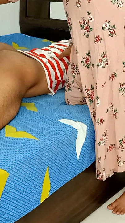 Komal Ne Apne Pati Ke Gand Me Zadu Dal Diya | קליפ 1