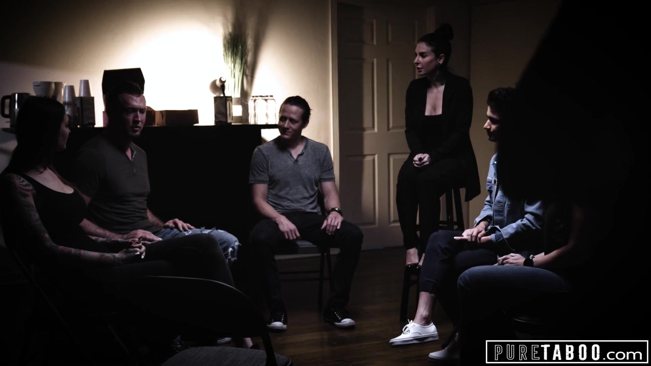 純粋なタブー、セクシートランスガールが悲しみの男をやる