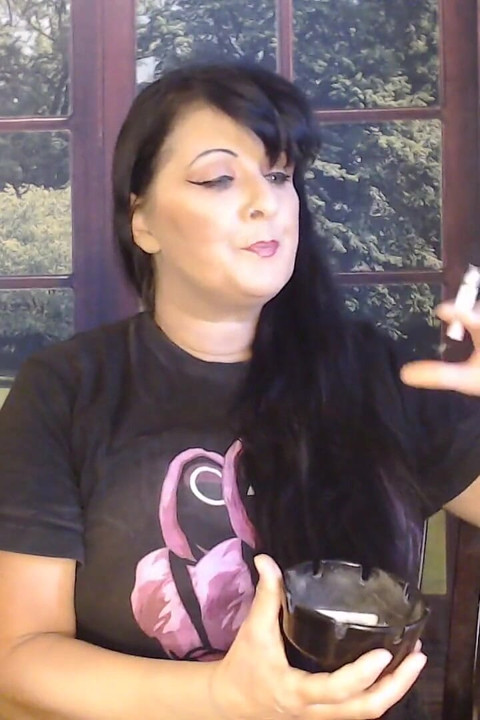 MILF Mouthy Smoke Inhales