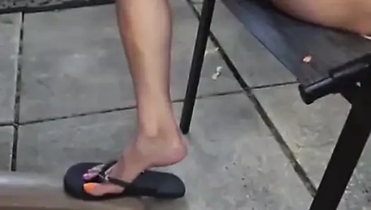 Melove being so sexy with her long toes and small feet