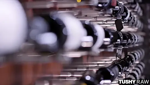 Tushyraw Green-eyed Hottie Loves a Cock Deep in Her Ass