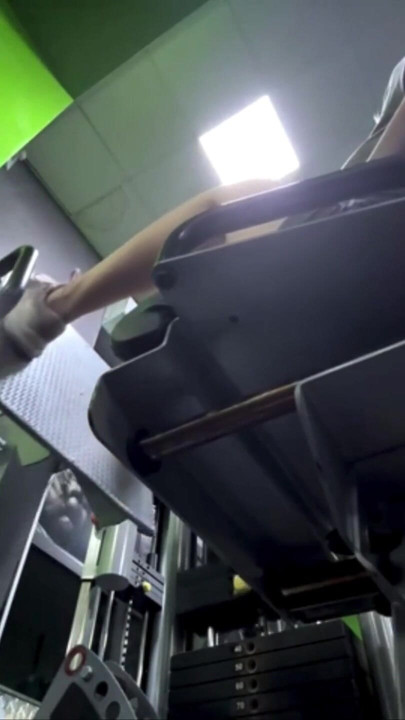 Fingering pussy in the gym jucielussie | Clip 1