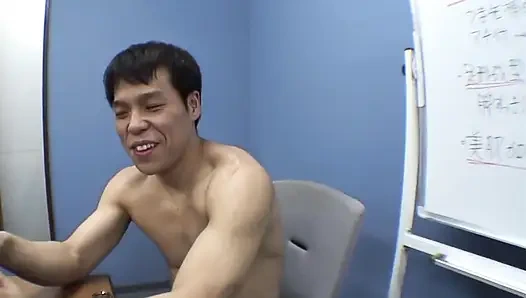 Волосатую киску поглотили и начинили мокрой текущей