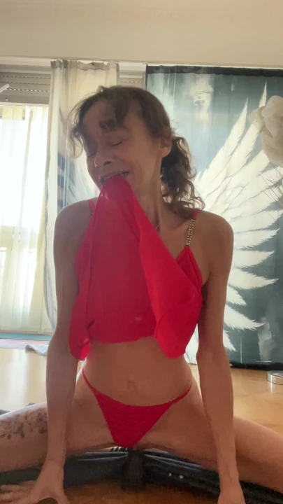 Plné červené podpatky babydoll ....