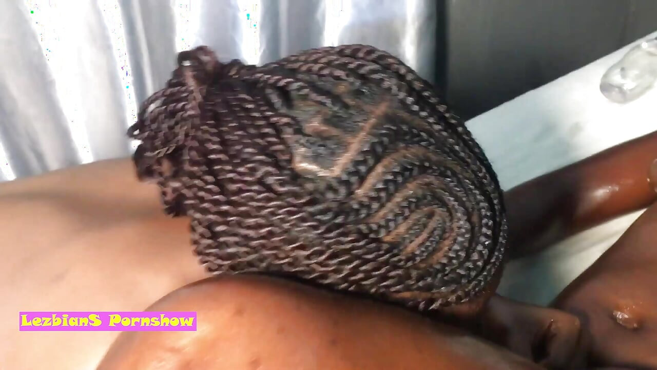 Phần massage tuyệt vời với black rose
