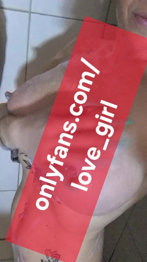 Subscribe to my OF for more greek girl