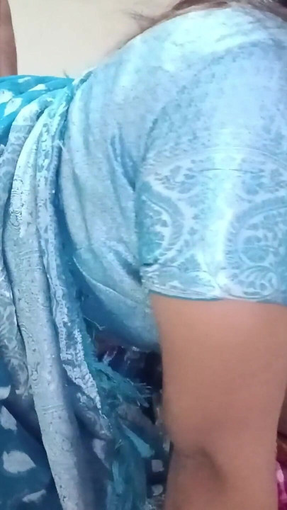 Hot Desi Bhabhi Ko Sexy Baateke Kar Ke Sex | Clip 3