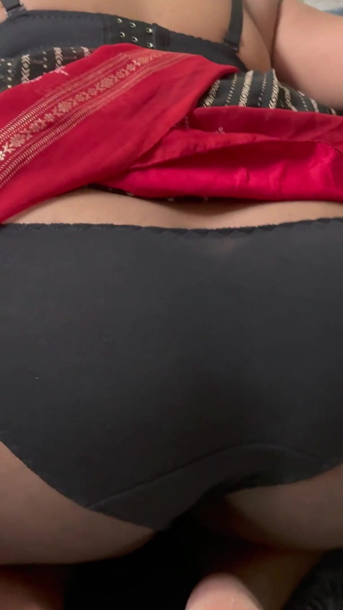 Telugu Revathi Reddy in saree showing her body with Telugu Dirty talk | Clip 1