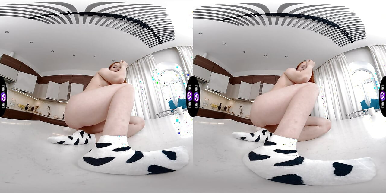 Com tesão Nicole Murkovsky pula chá para masturbação matinal - TeenMegaWorld