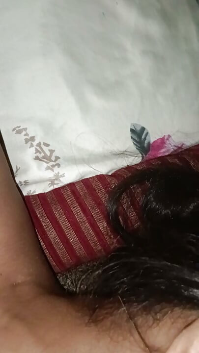 Apki hot Jyoti pušenje i jebanje kod kuće